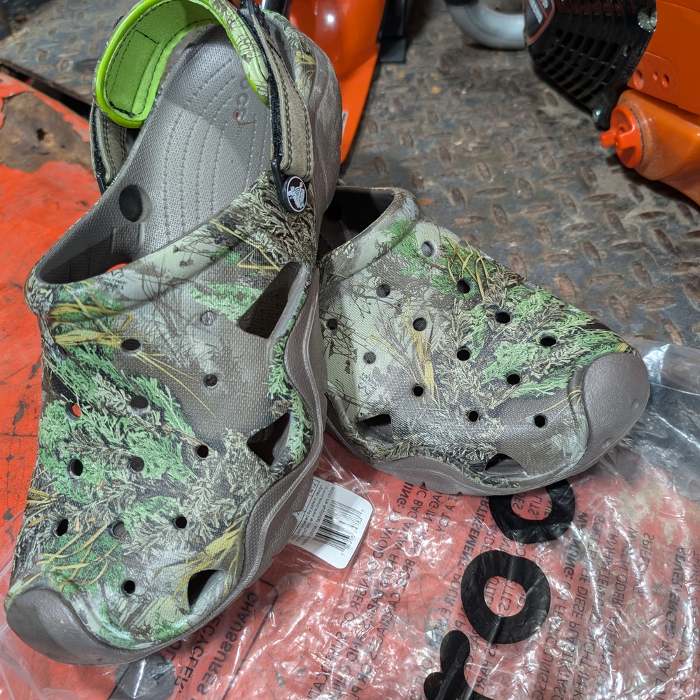CROCS Green and Brown Water Shoes with Ventilation